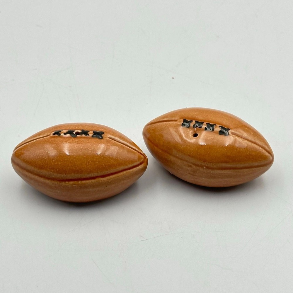 SP98-football salt and pepper shakers